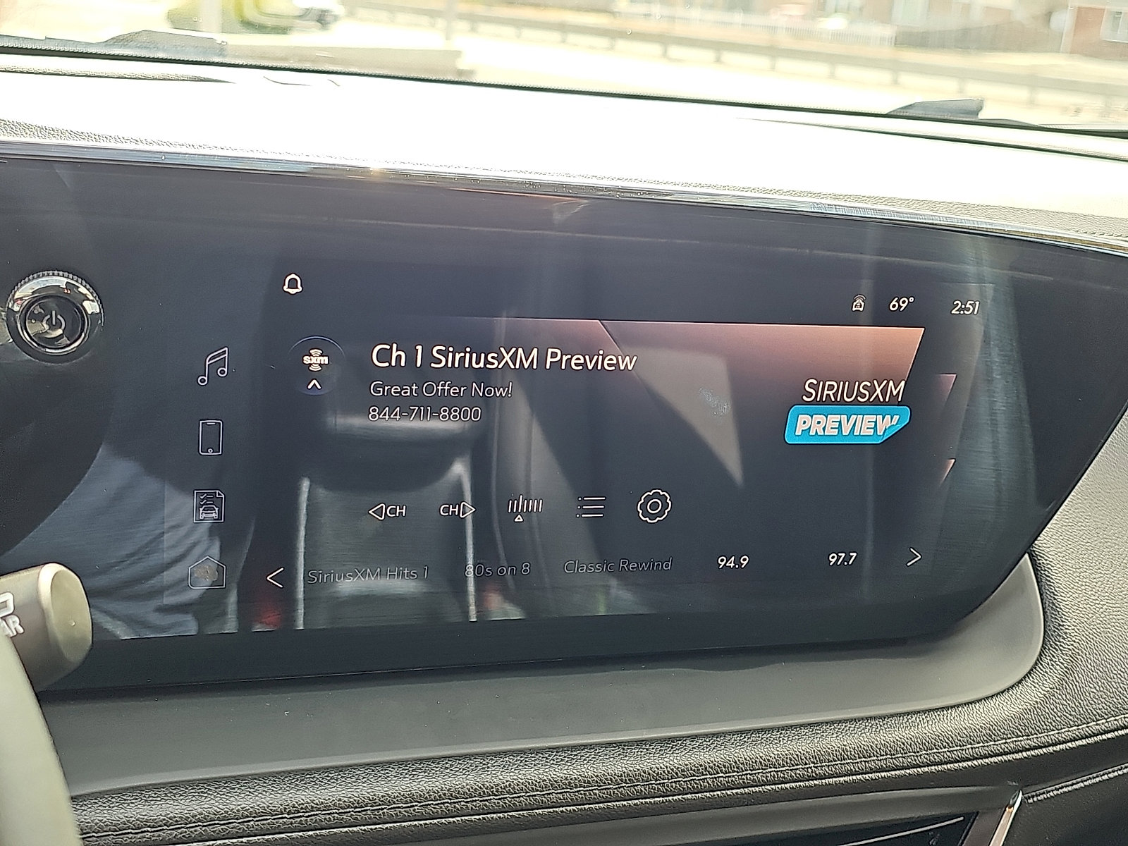 Used 2024 Buick Encore GX Sport Touring image 17