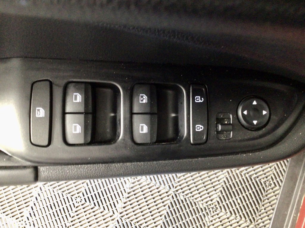 Used 2023 Hyundai Venue Limited w/ Cargo Package image 19