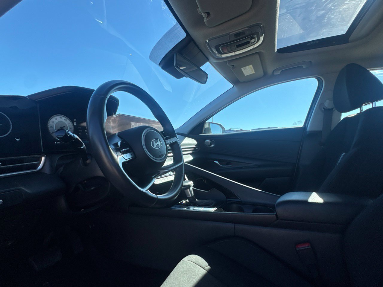 Used 2025 Hyundai Elantra SEL FWD image 47