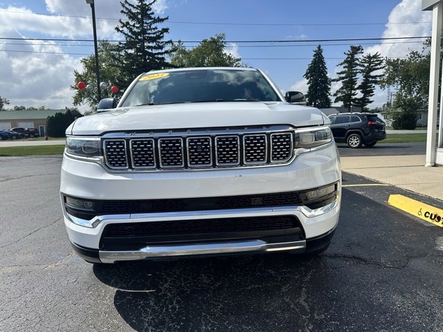 Used 2023 Jeep Grand Wagoneer Series II image 5