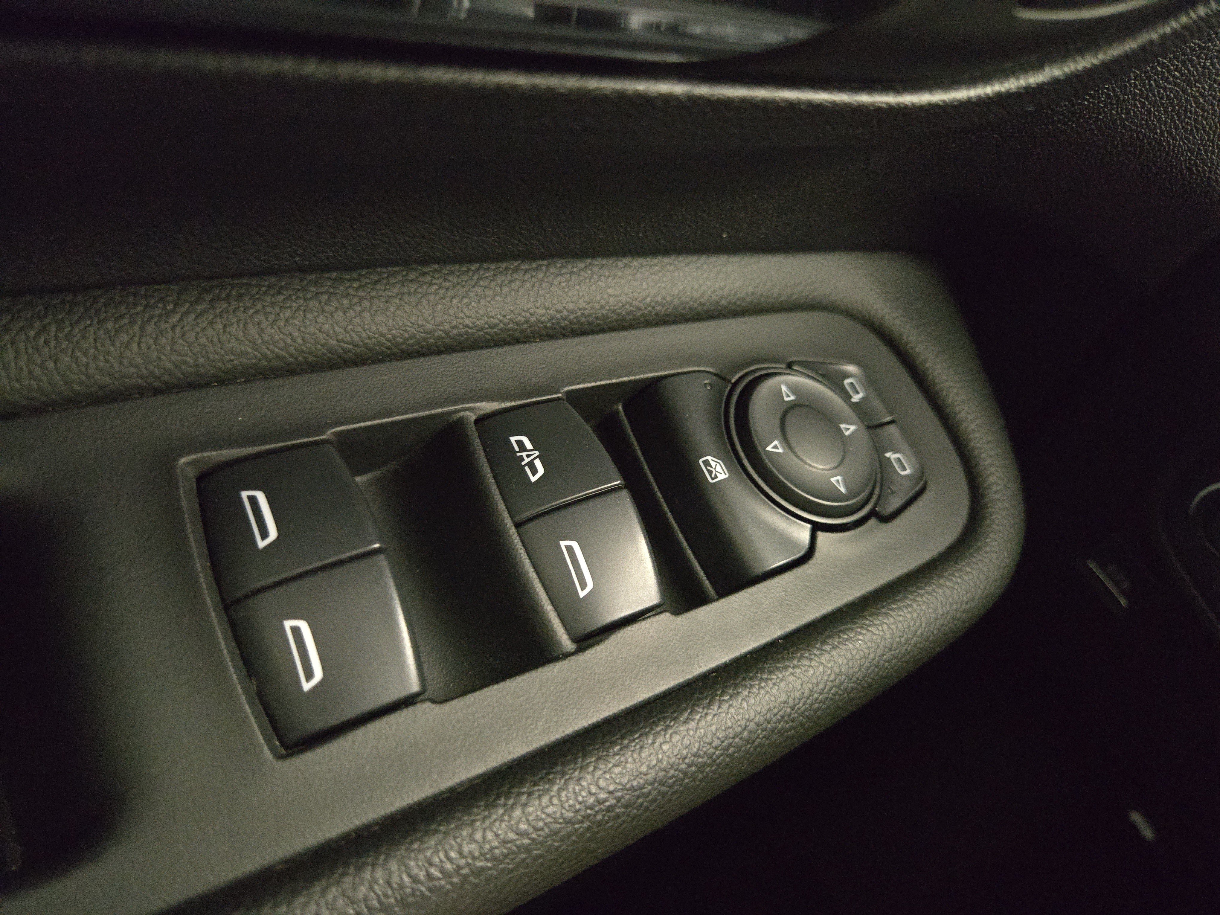 Certified 2024 GMC Terrain SLE w/ Driver Convenience Package FWD image 30