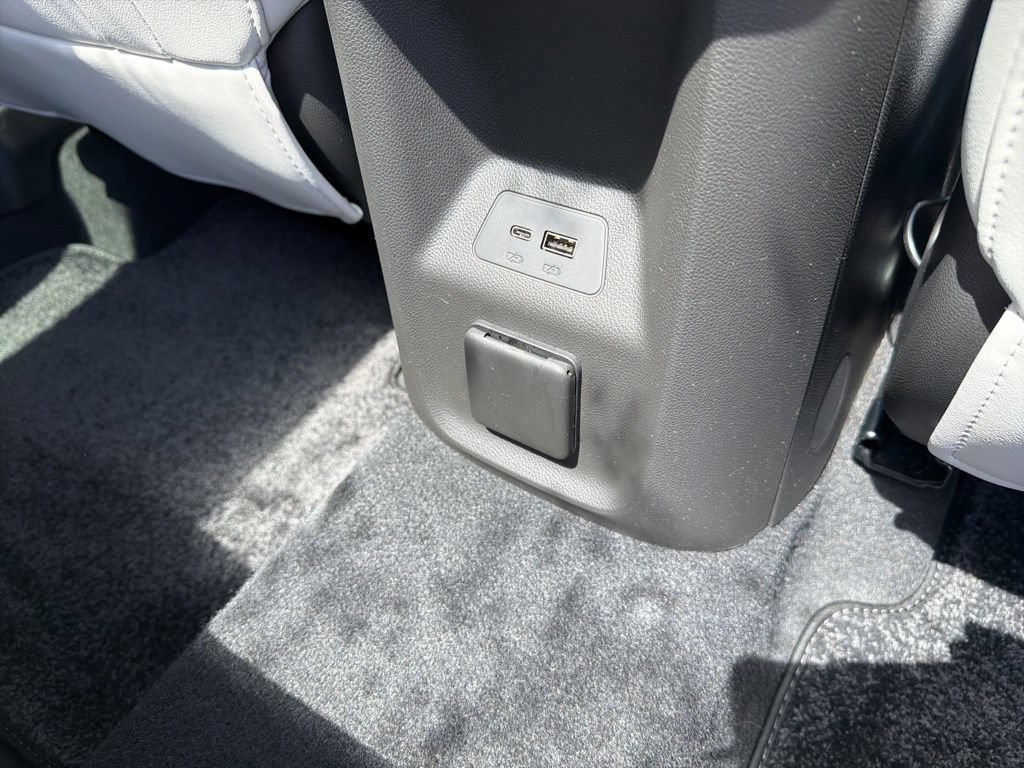 Used 2024 Buick Envision Avenir AWD/4WD image 26