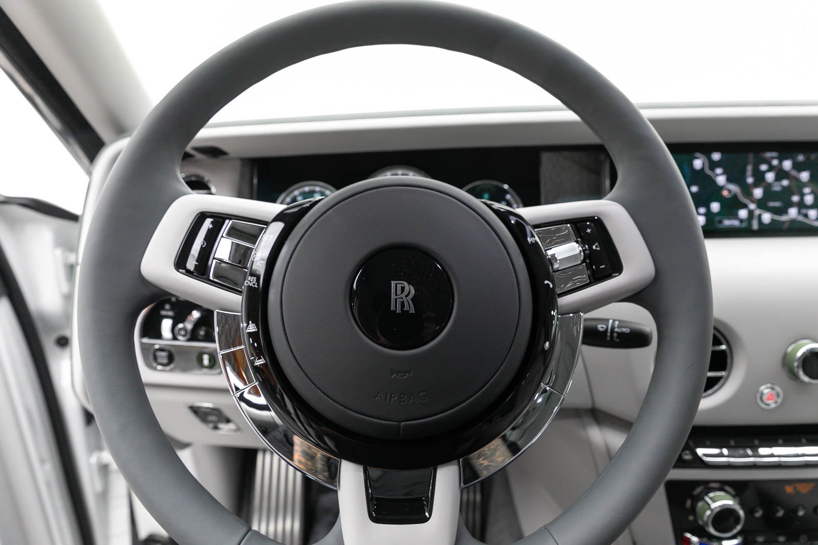 Used 2024 Rolls-Royce Phantom Extended Wheelbase w/ Leather Finishing Pack image 16