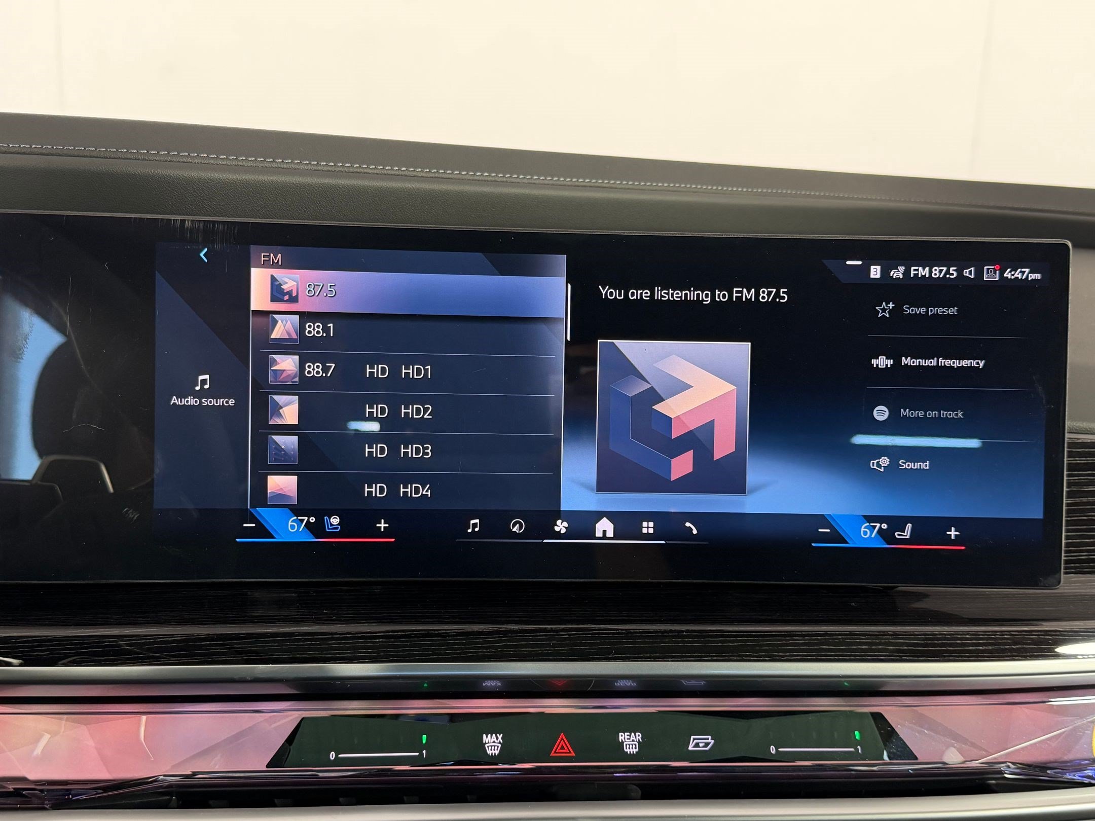 New 2026 BMW 750e xDrive w/ Executive Package AWD/4WD image 25