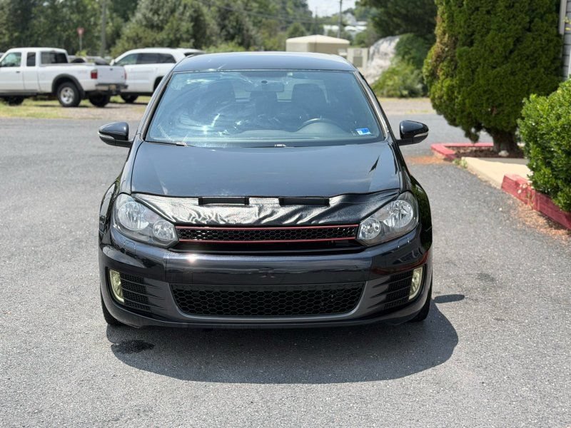 Used 2011 Volkswagen Golf 4-Door FWD image 3