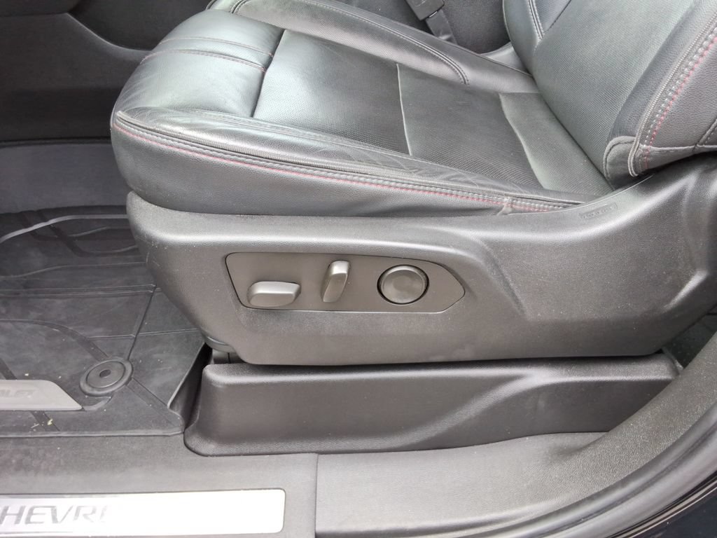 Certified 2021 Chevrolet Suburban RST RWD image 25