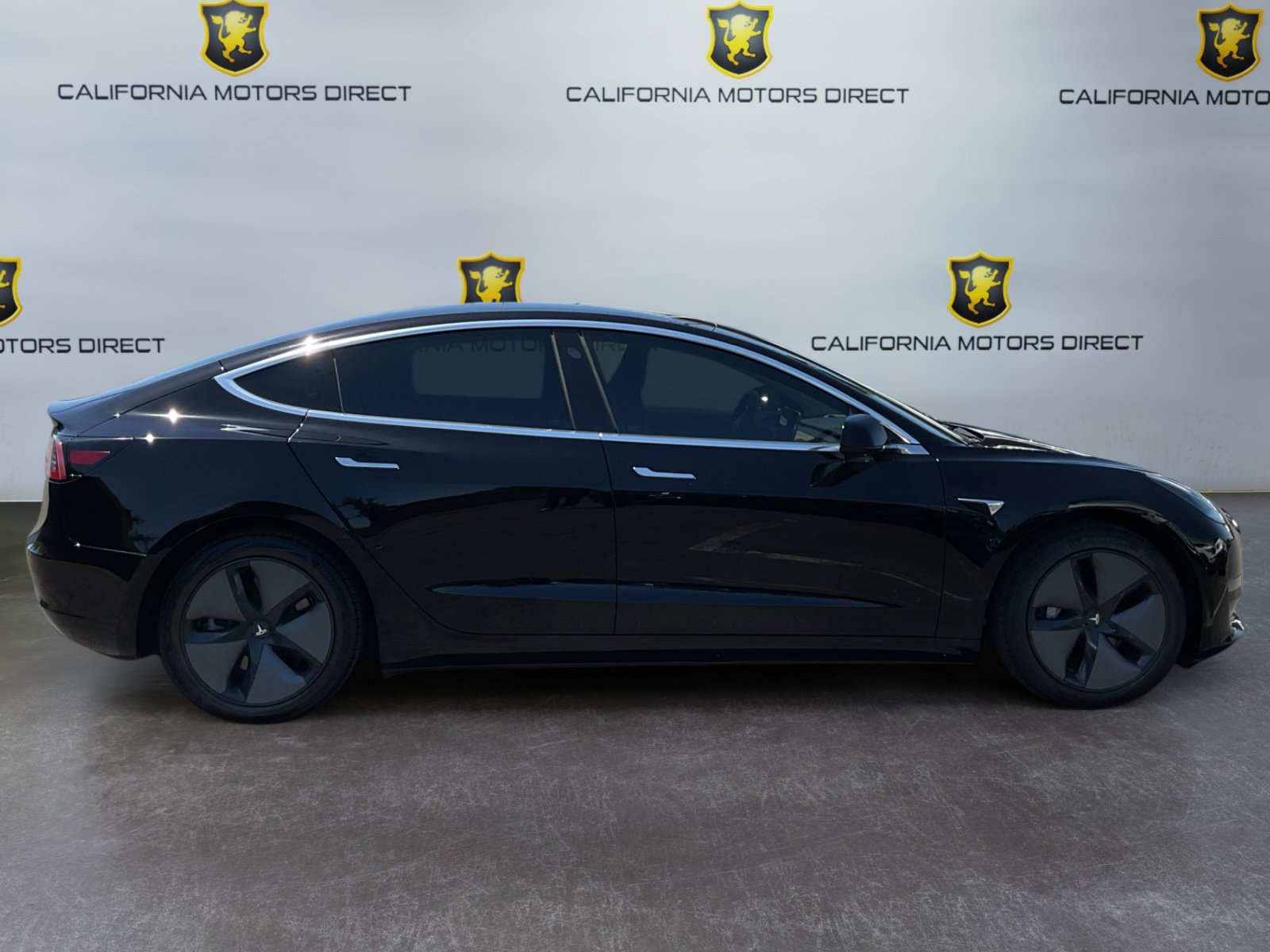 Used 2020 Tesla Model 3 Standard Range RWD image 4