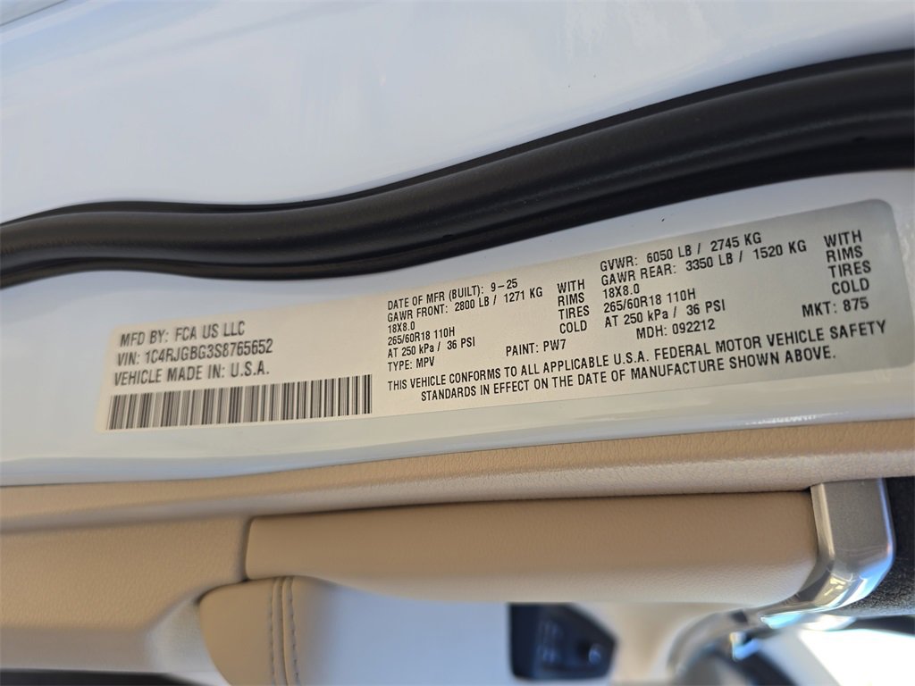 New 2025 Jeep Grand Cherokee Limited image 36