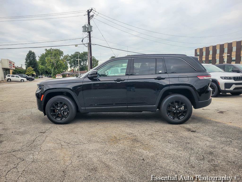 New 2026 Jeep Grand Cherokee Altitude AWD/4WD image 10