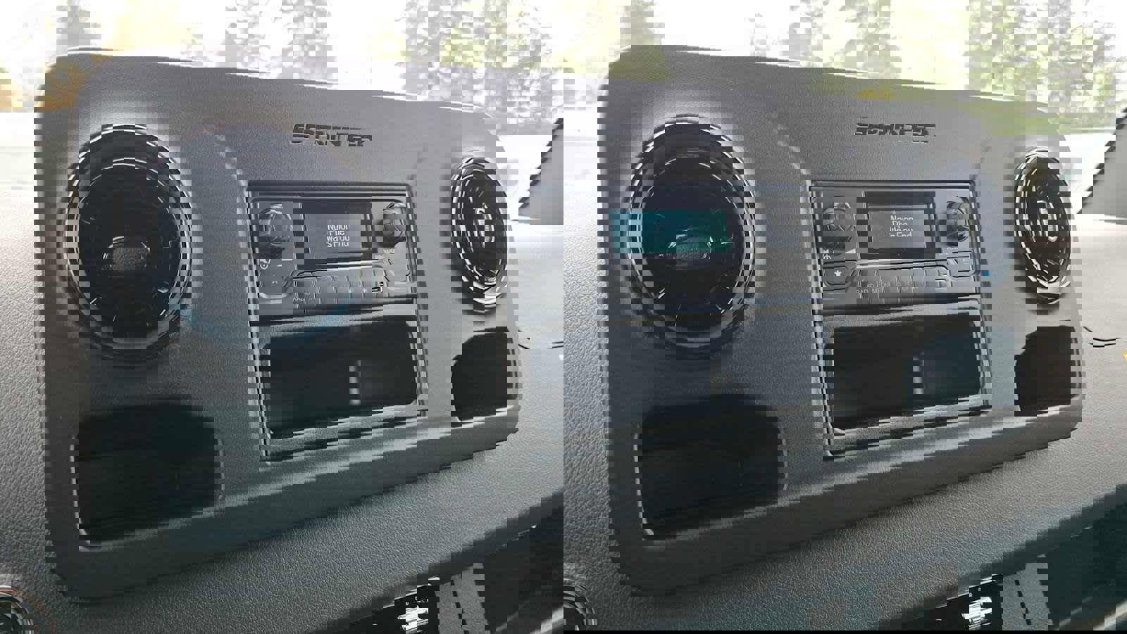 Used 2024 Mercedes-Benz Sprinter 4500 image 31