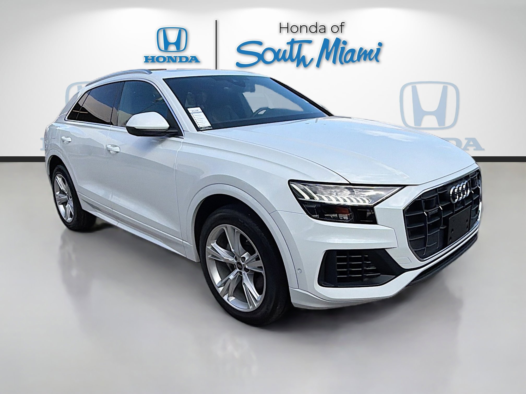 Used 2023 Audi Q8 Premium video 1