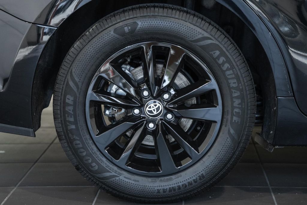 Used 2025 Toyota Camry LE image 15