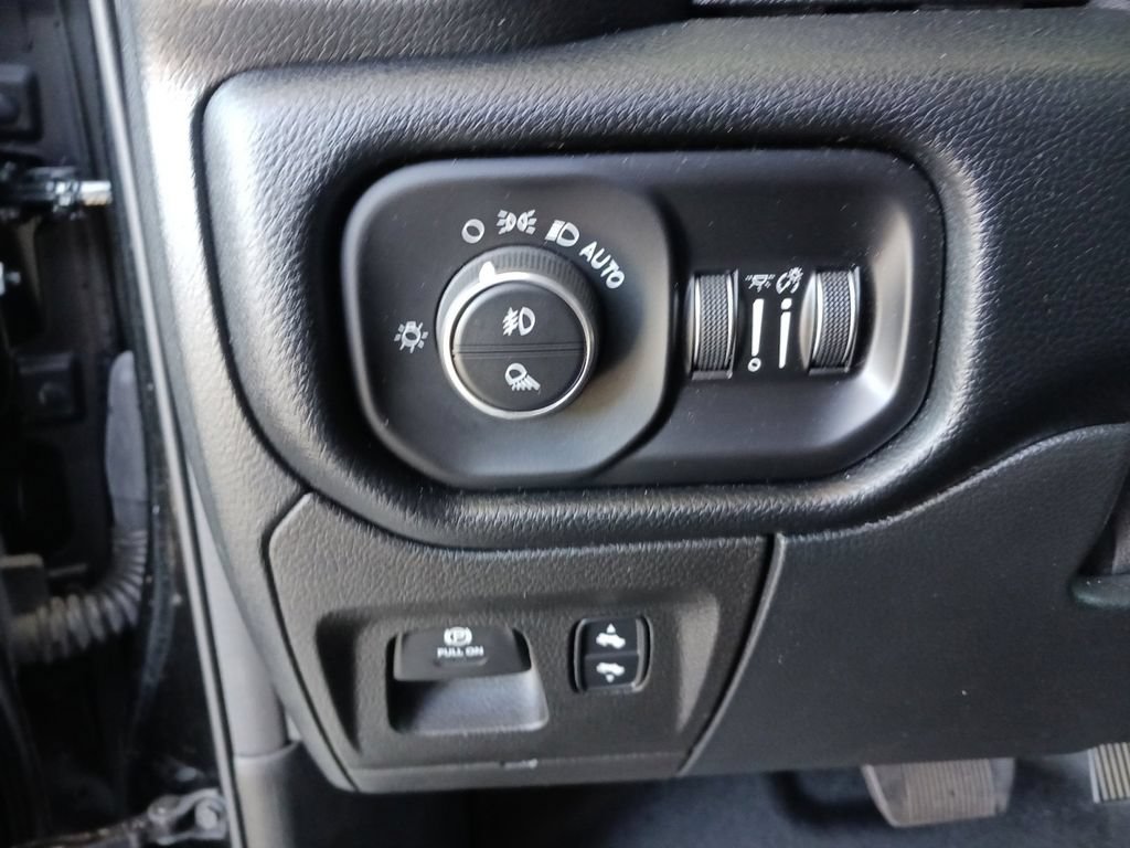 Used 2021 RAM 1500 Laramie AWD/4WD image 39