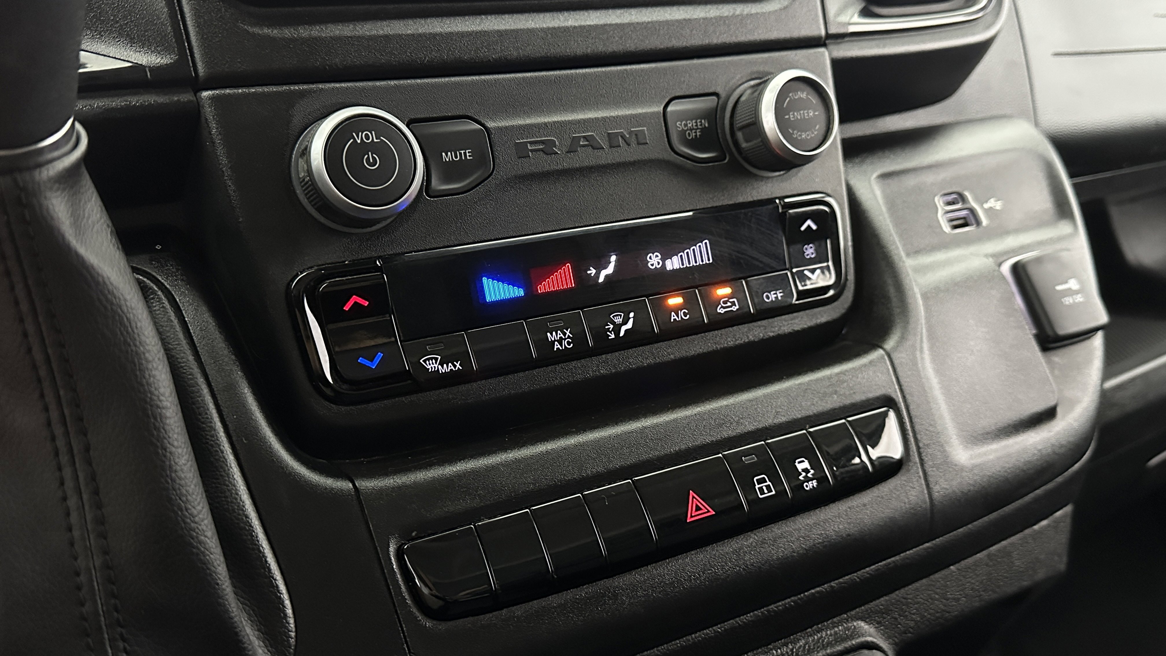 Used 2023 RAM ProMaster 2500 image 12