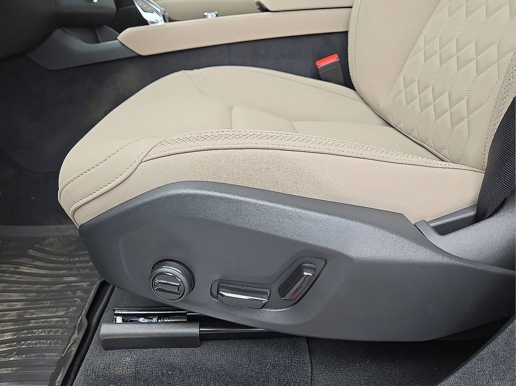 New 2026 Volvo XC90 B5 Plus image 24