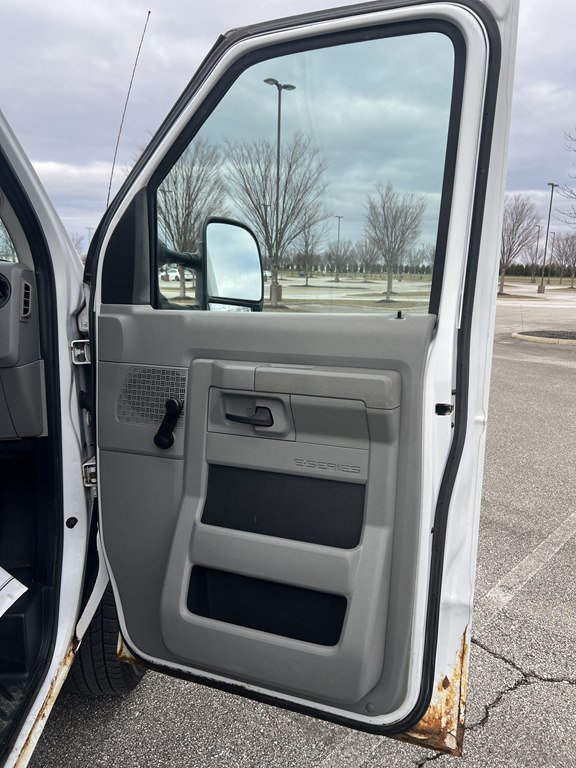 Used 2013 Ford E-250 and Econoline 250 RWD image 10