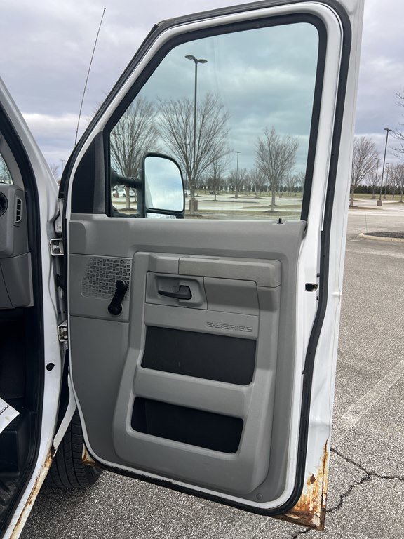Used 2013 Ford E-250 and Econoline 250 image 10