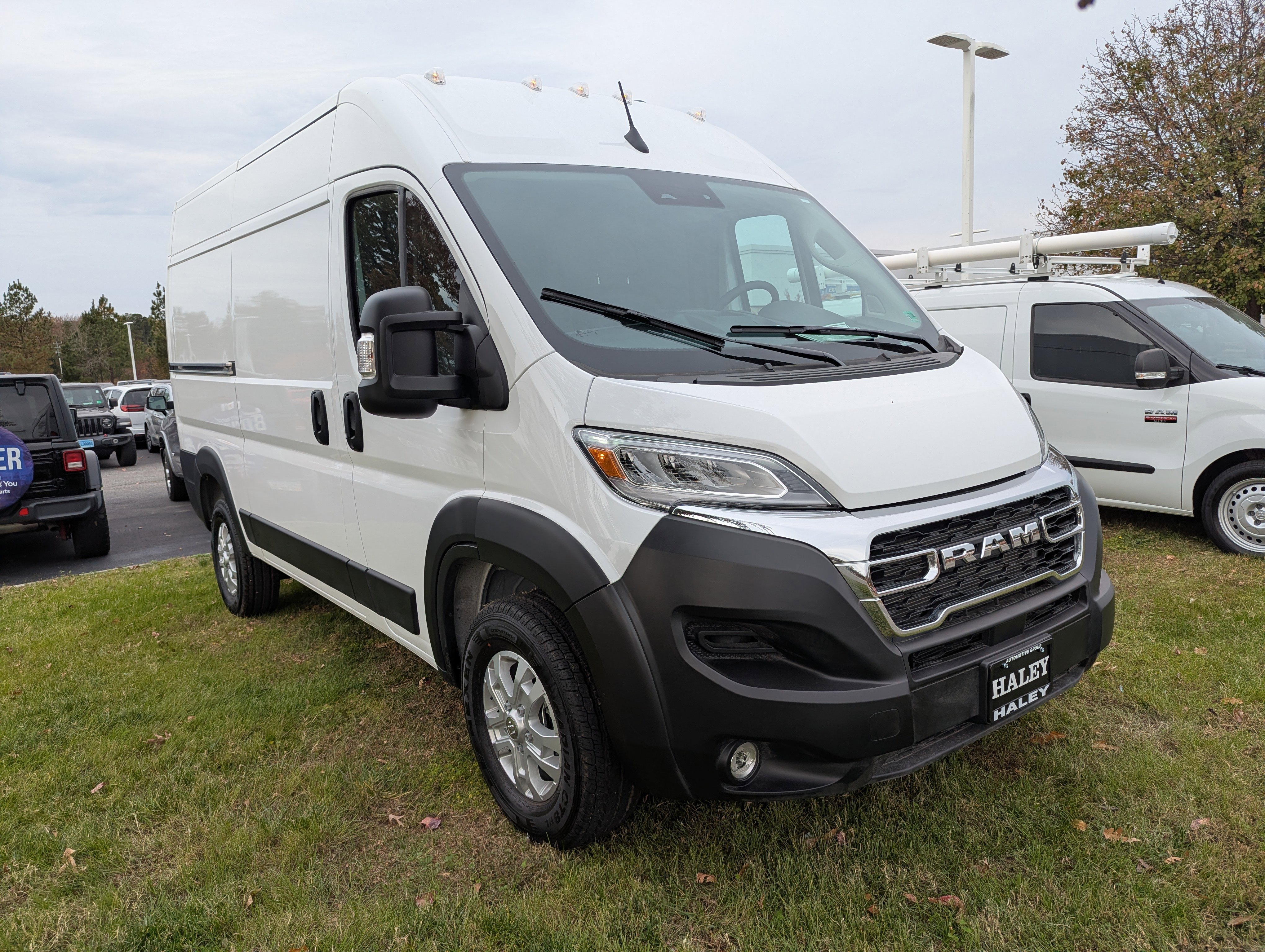 New 2026 RAM ProMaster 1500 w/ Quick Order Package 22G SLT image 2