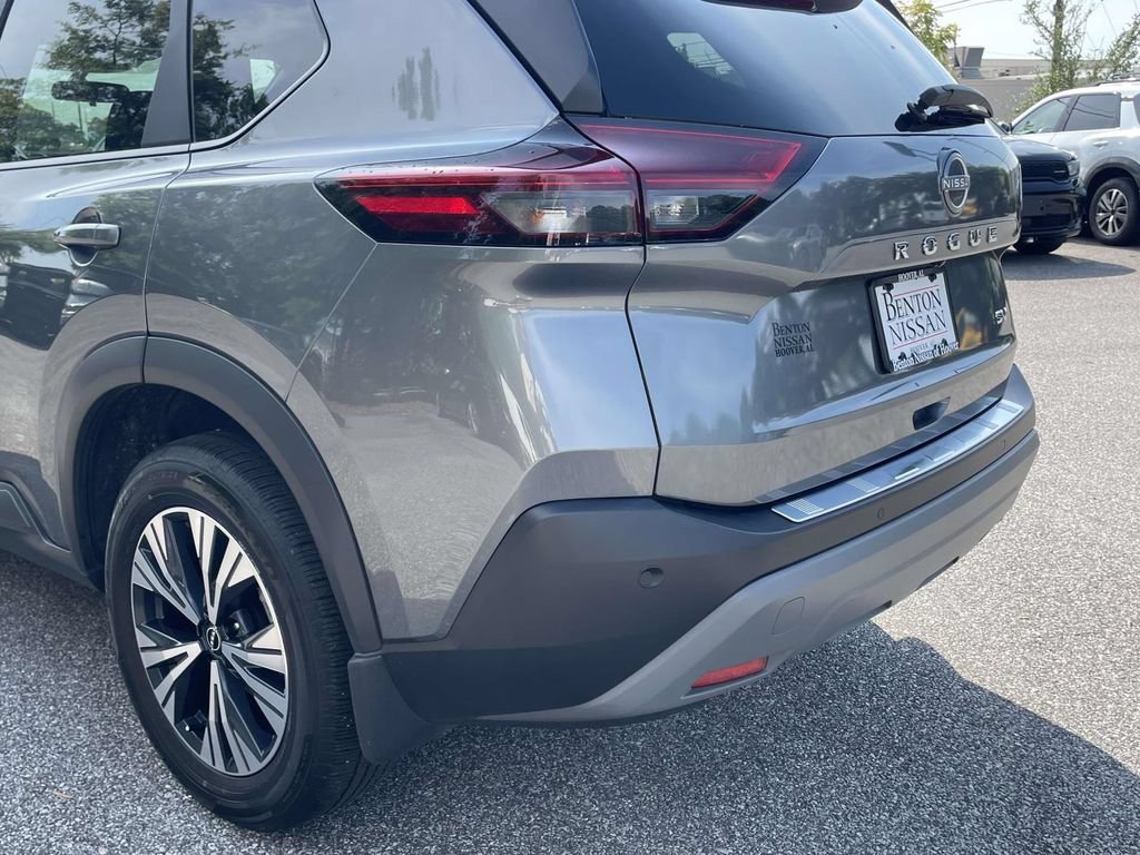 Used 2023 Nissan Rogue SV FWD image 12