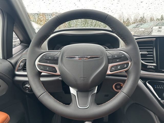 New 2026 Chrysler Pacifica Pinnacle image 13