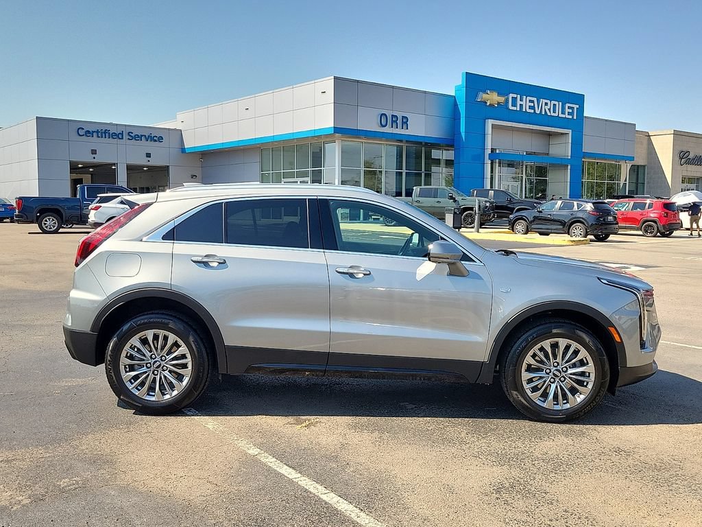 Used 2025 Cadillac XT4 Premium Luxury FWD image 6