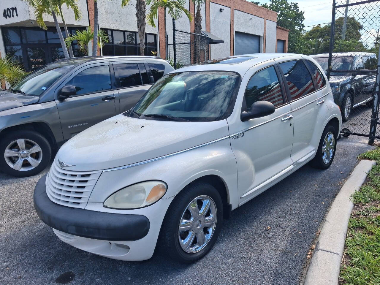 Used 2002 Chrysler PT Cruiser Limited FWD image 2