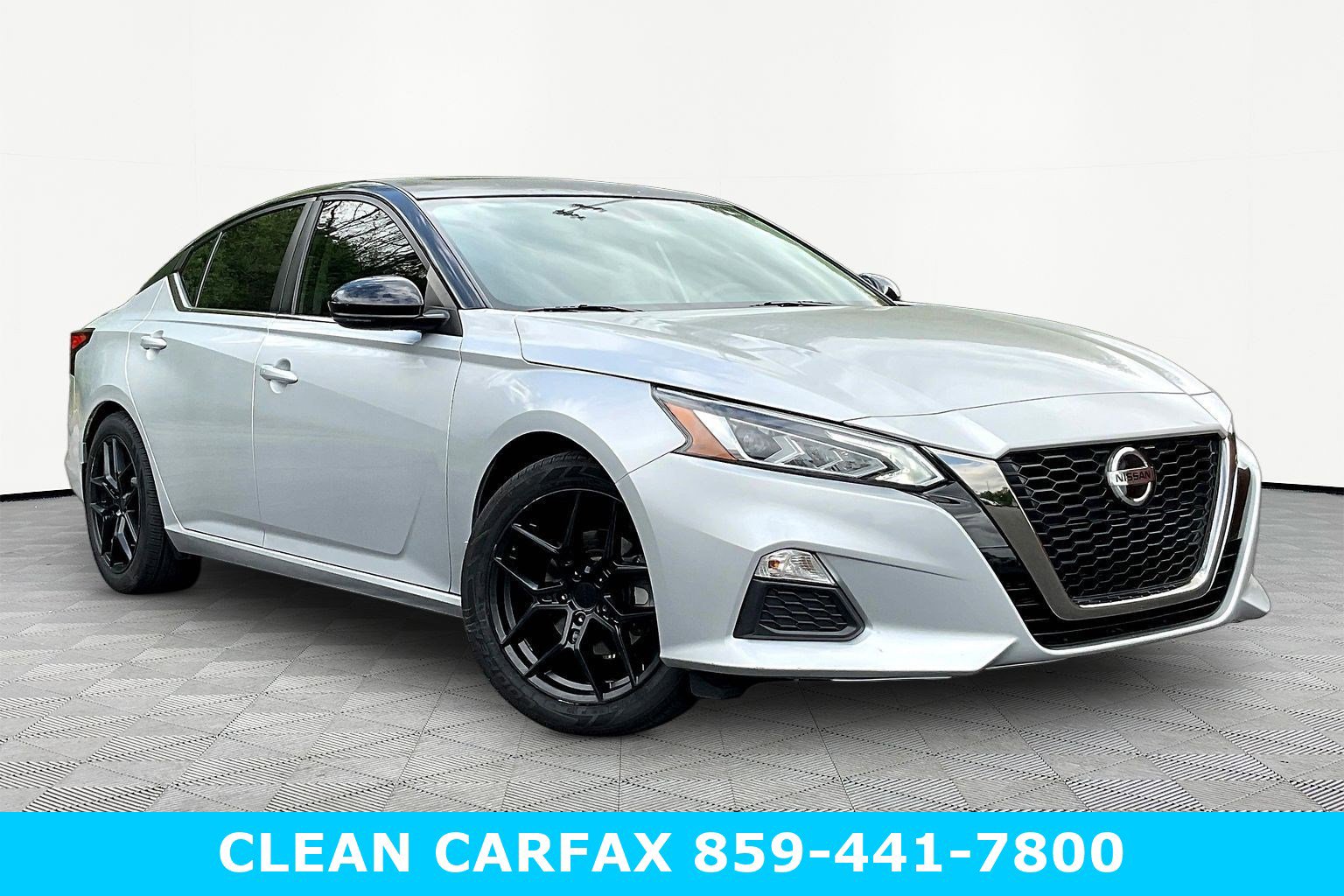 Used 2019 Nissan Altima 2.5 SR w/ SR Premium Package image 3