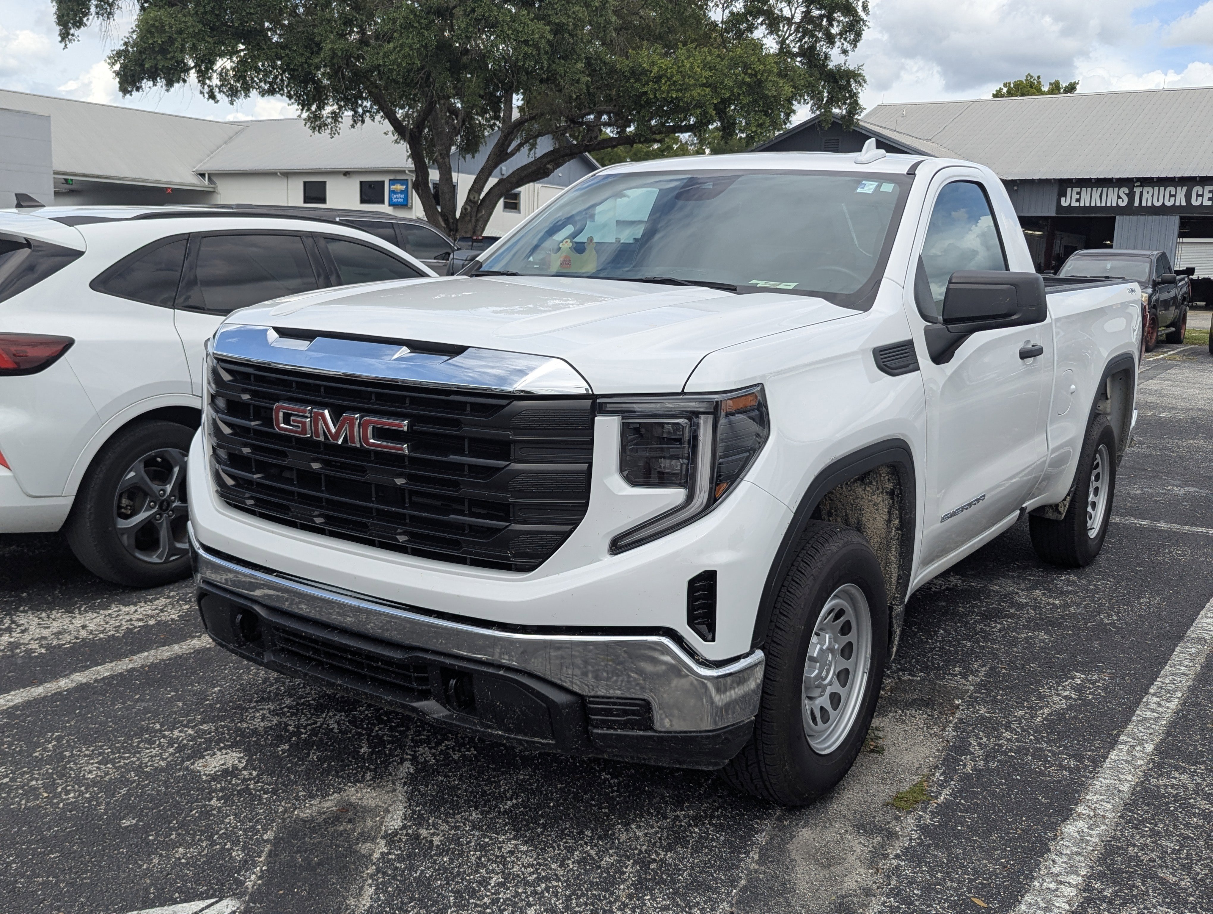 Certified 2024 GMC Sierra 1500 Pro w/ Pro Value Package AWD/4WD image 3