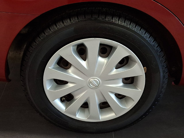 Used 2016 Nissan Versa SV FWD image 7