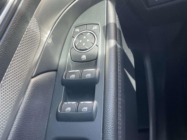 Used 2018 Ford Explorer XLT w/ Equipment Group 202A FWD image 26