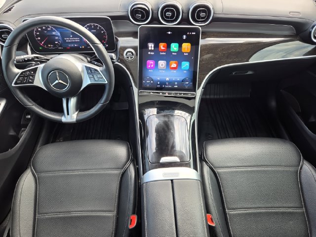 Used 2025 Mercedes-Benz GLC 300 4MATIC image 23