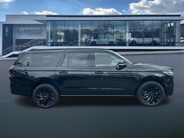 New 2026 Lincoln Navigator L Reserve w/ Jet Appearance Package AWD/4WD image 9