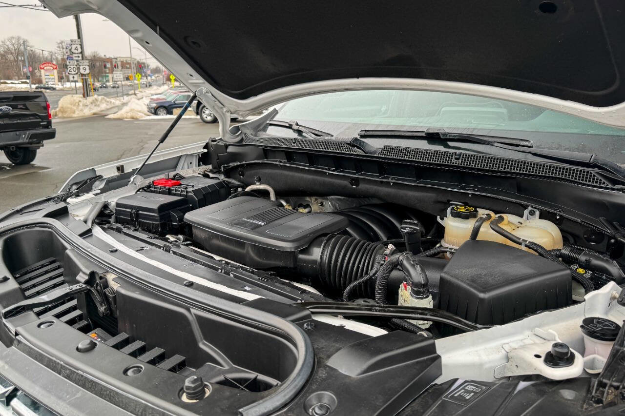 Used 2023 Chevrolet Suburban Premier image 38