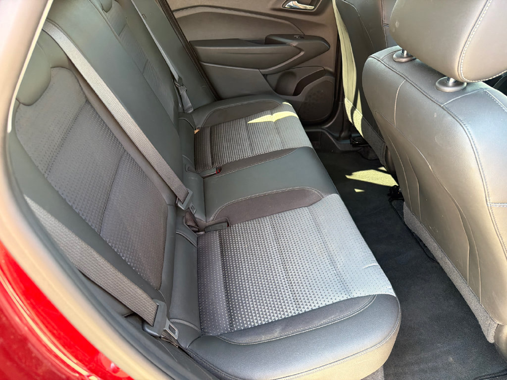 Used 2025 Chevrolet Trax LT FWD image 14