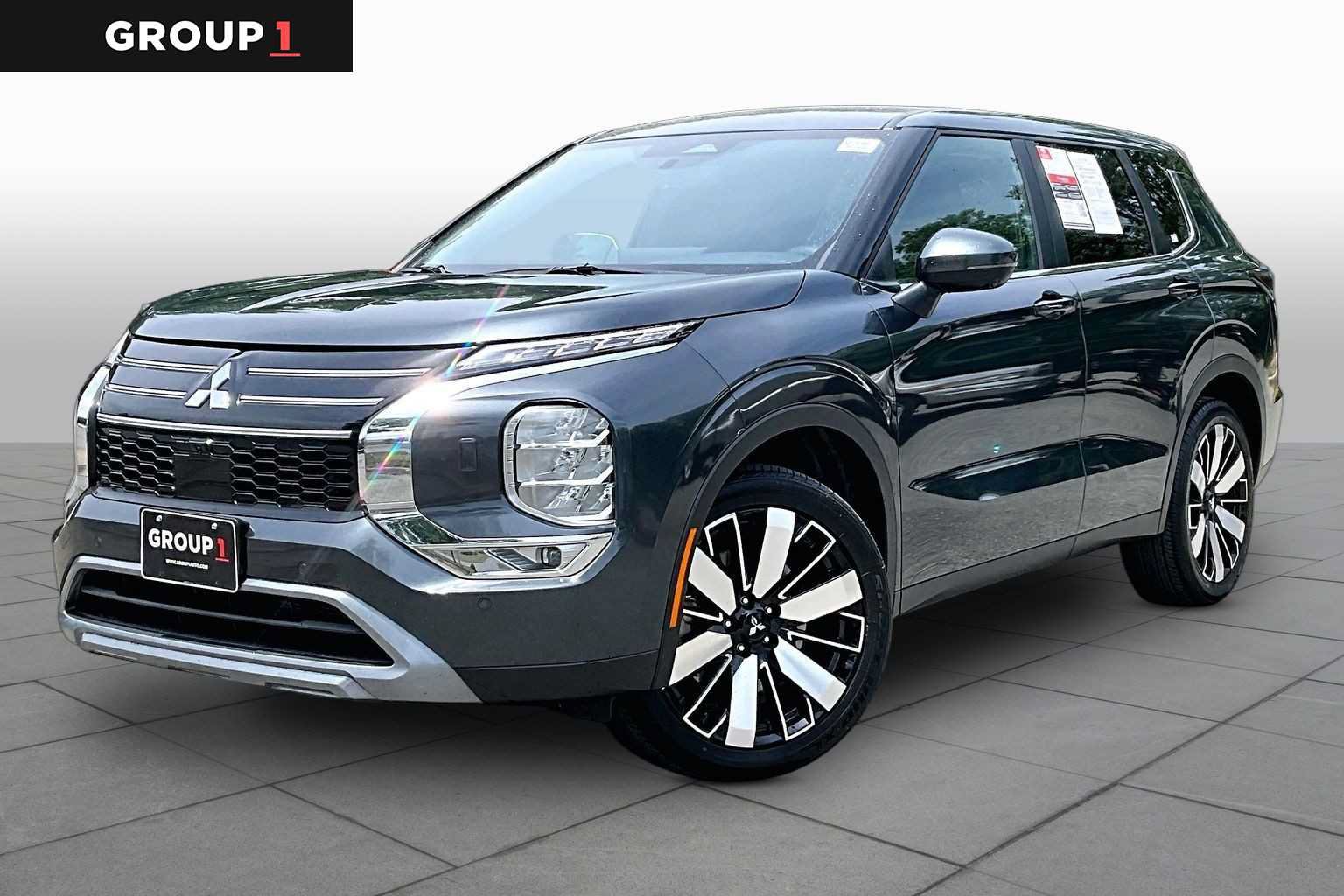 Used 2025 Mitsubishi Outlander SE