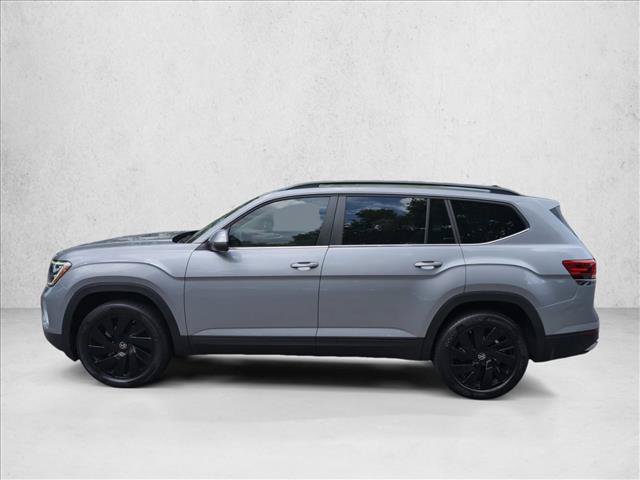 Used 2024 Volkswagen Atlas SE w/ Panoramic Sunroof Package FWD image 9