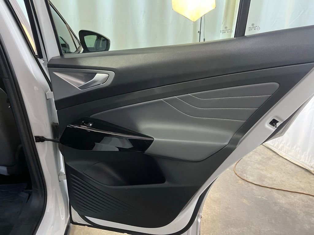 Used 2023 Volkswagen ID.4 Pro S image 23