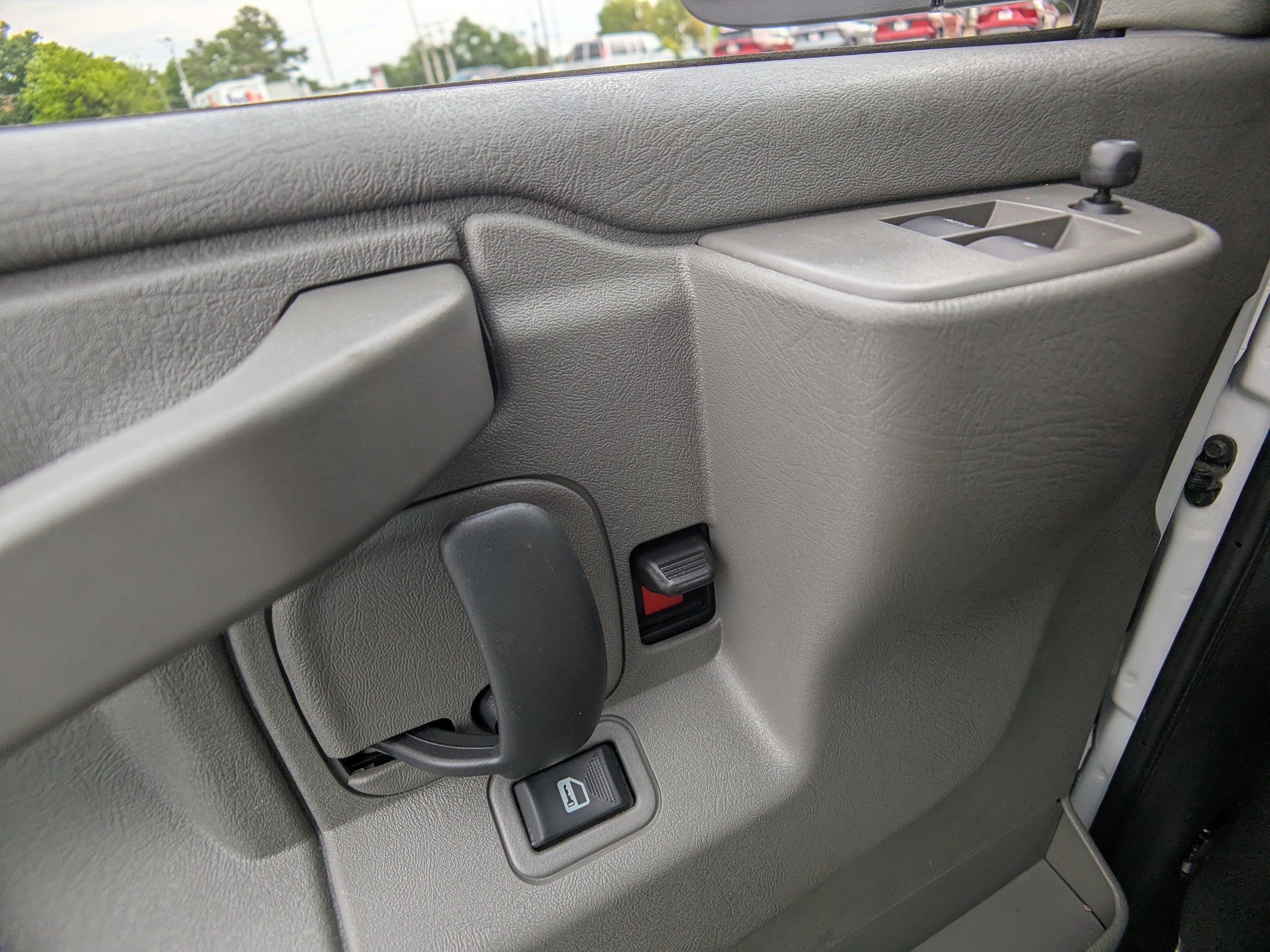 Used 2025 Chevrolet Express 3500 LT w/ LT Preferred Equipment Group RWD image 22