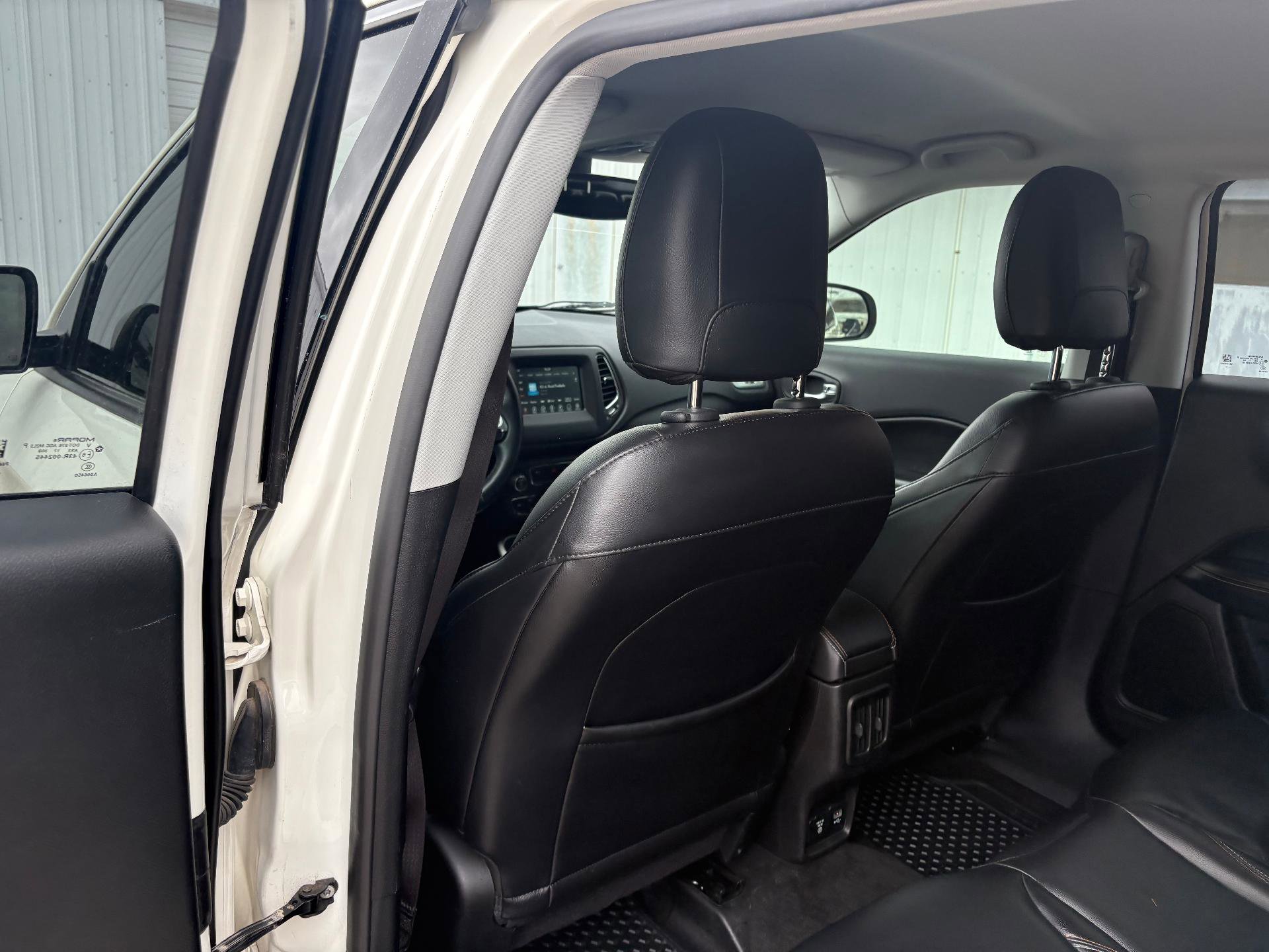 Used 2018 Jeep Compass Latitude w/ Popular Equipment Group image 23