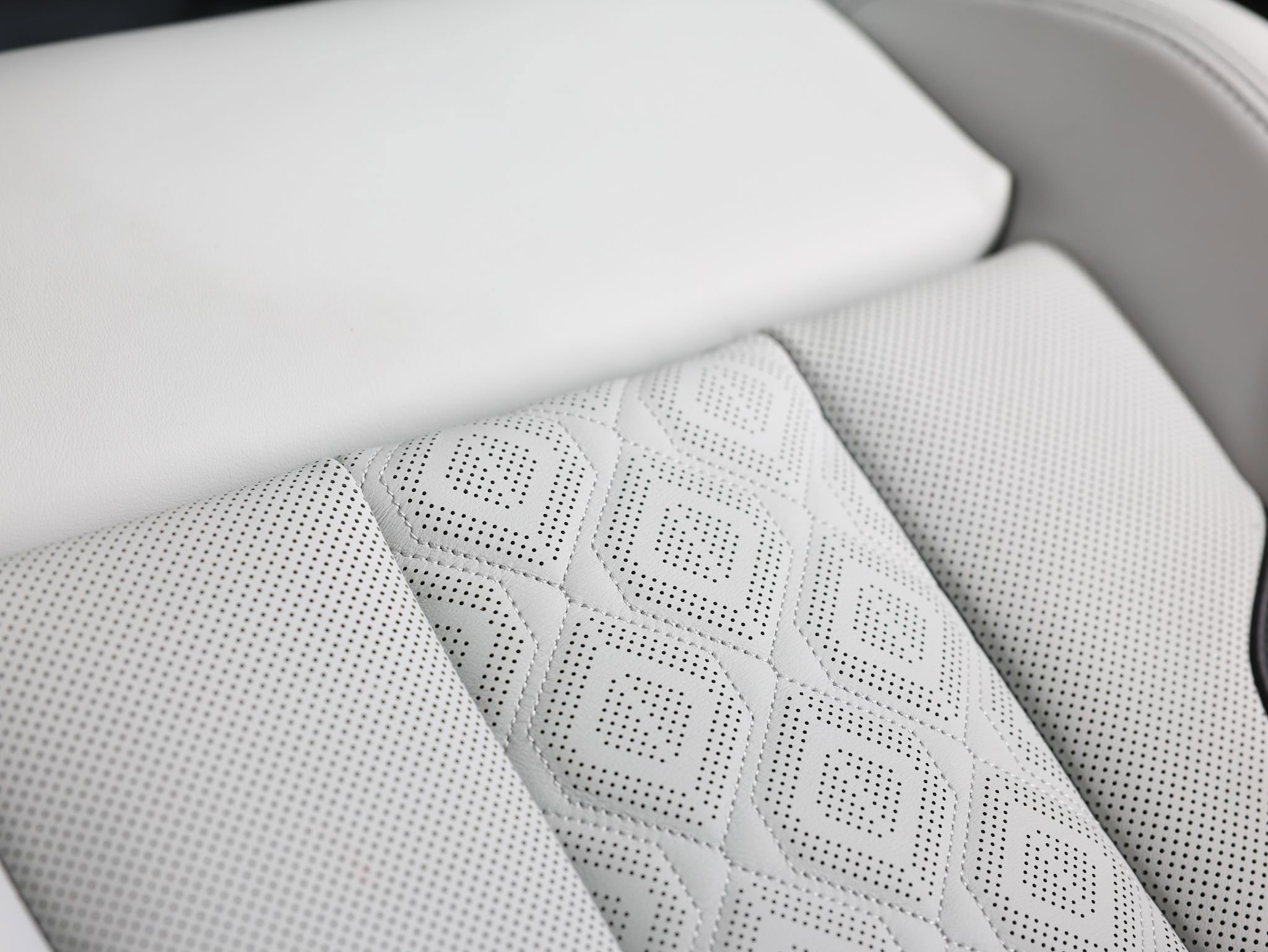 Used 2025 BMW M8 Competition image 41