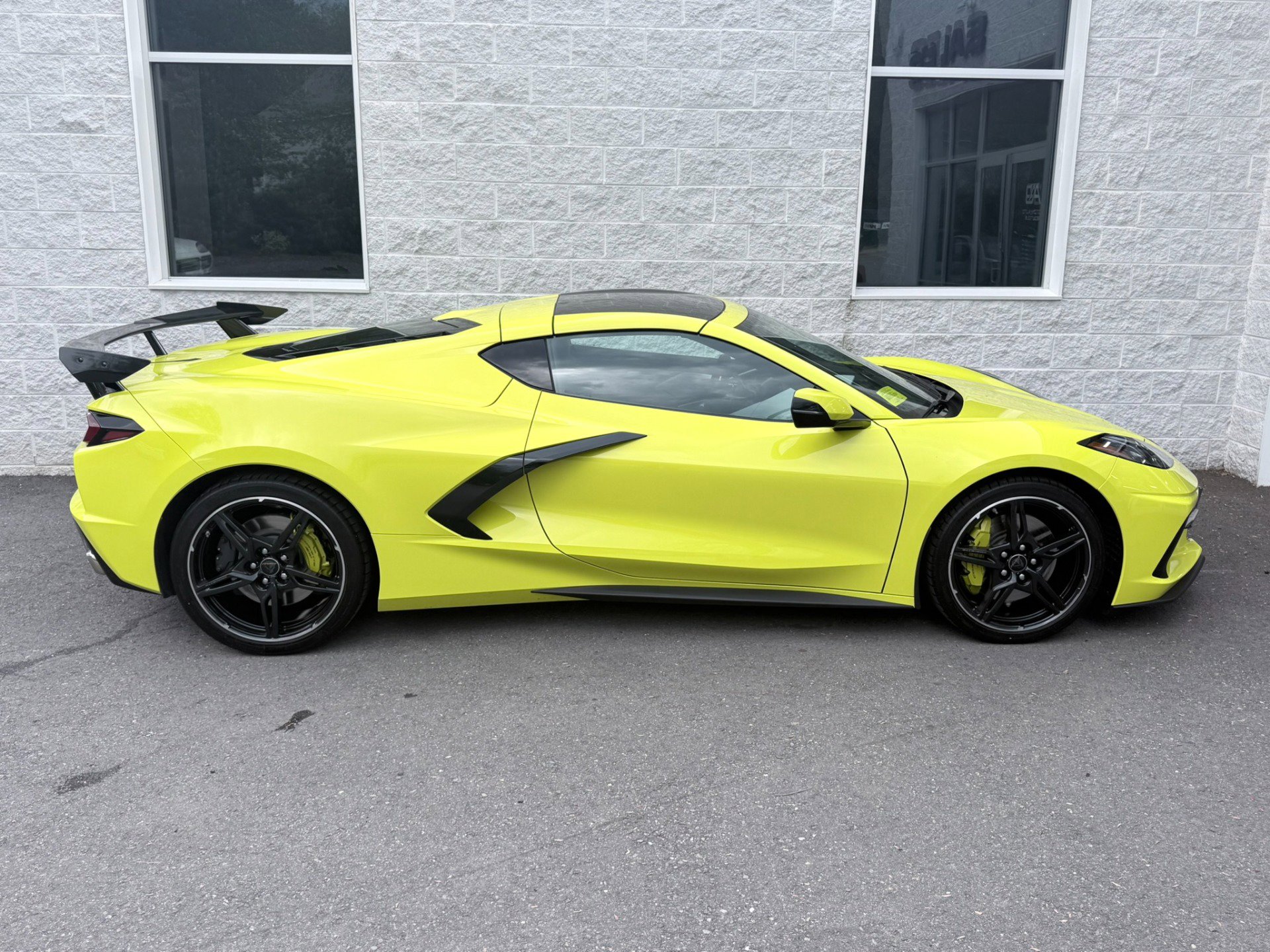 Used 2021 Chevrolet Corvette Stingray Premium Cpe w/ Z51 Performance Package RWD image 43