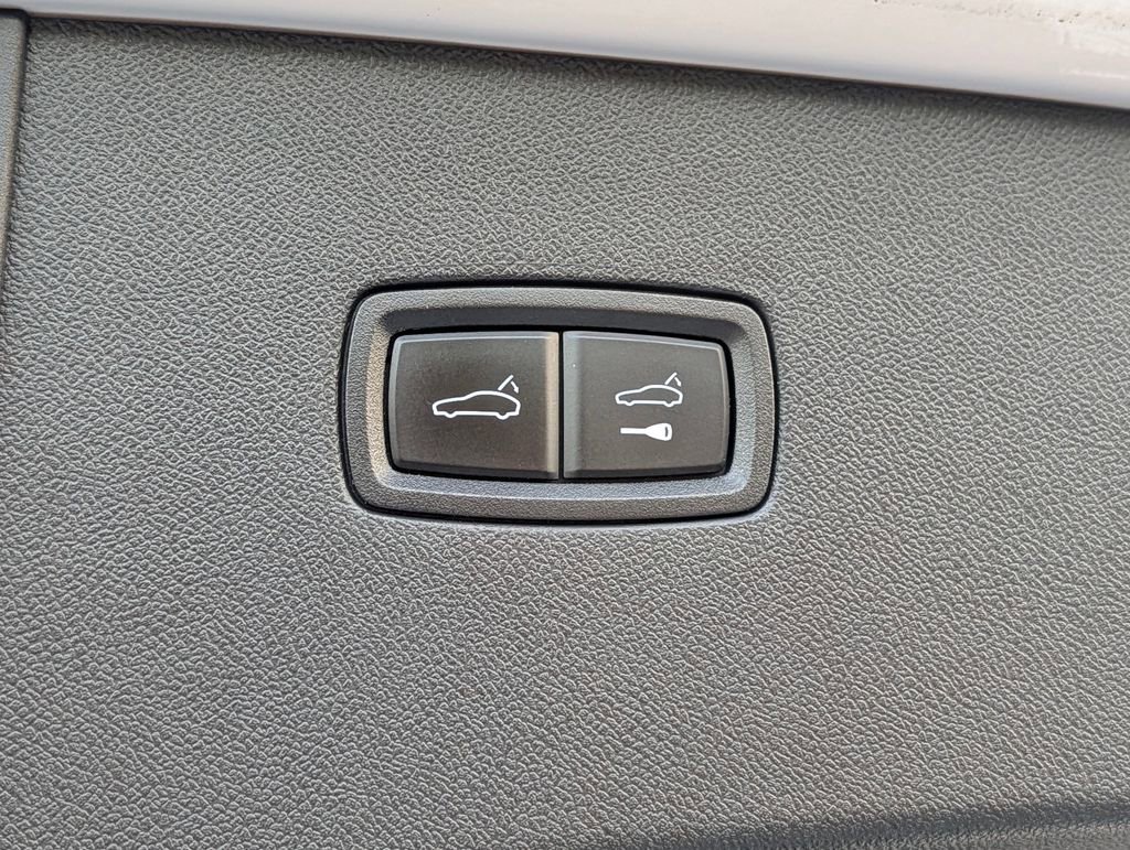 Used 2023 Porsche Cayenne GTS AWD/4WD image 18