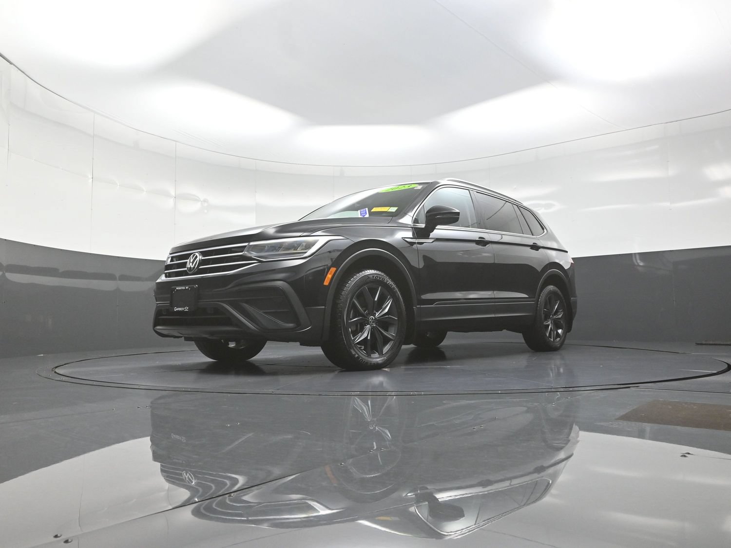 Used 2023 Volkswagen Tiguan SE AWD/4WD image 11