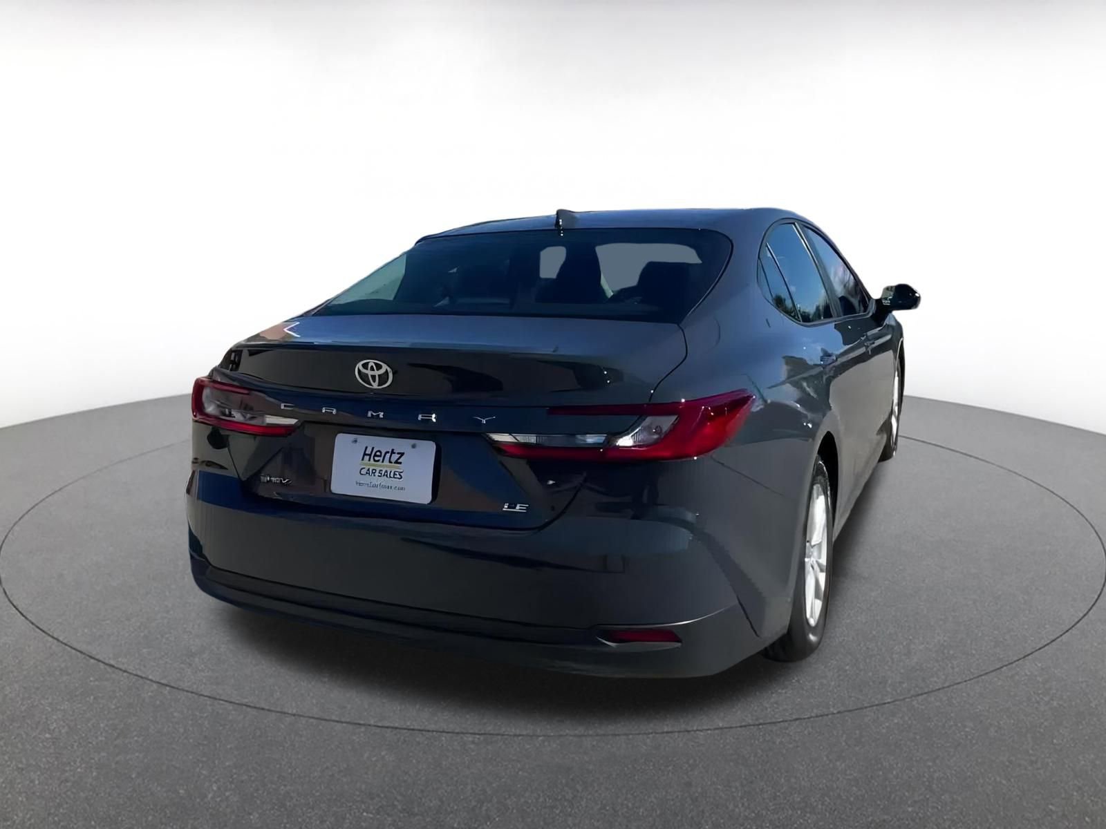 Used 2025 Toyota Camry LE image 11