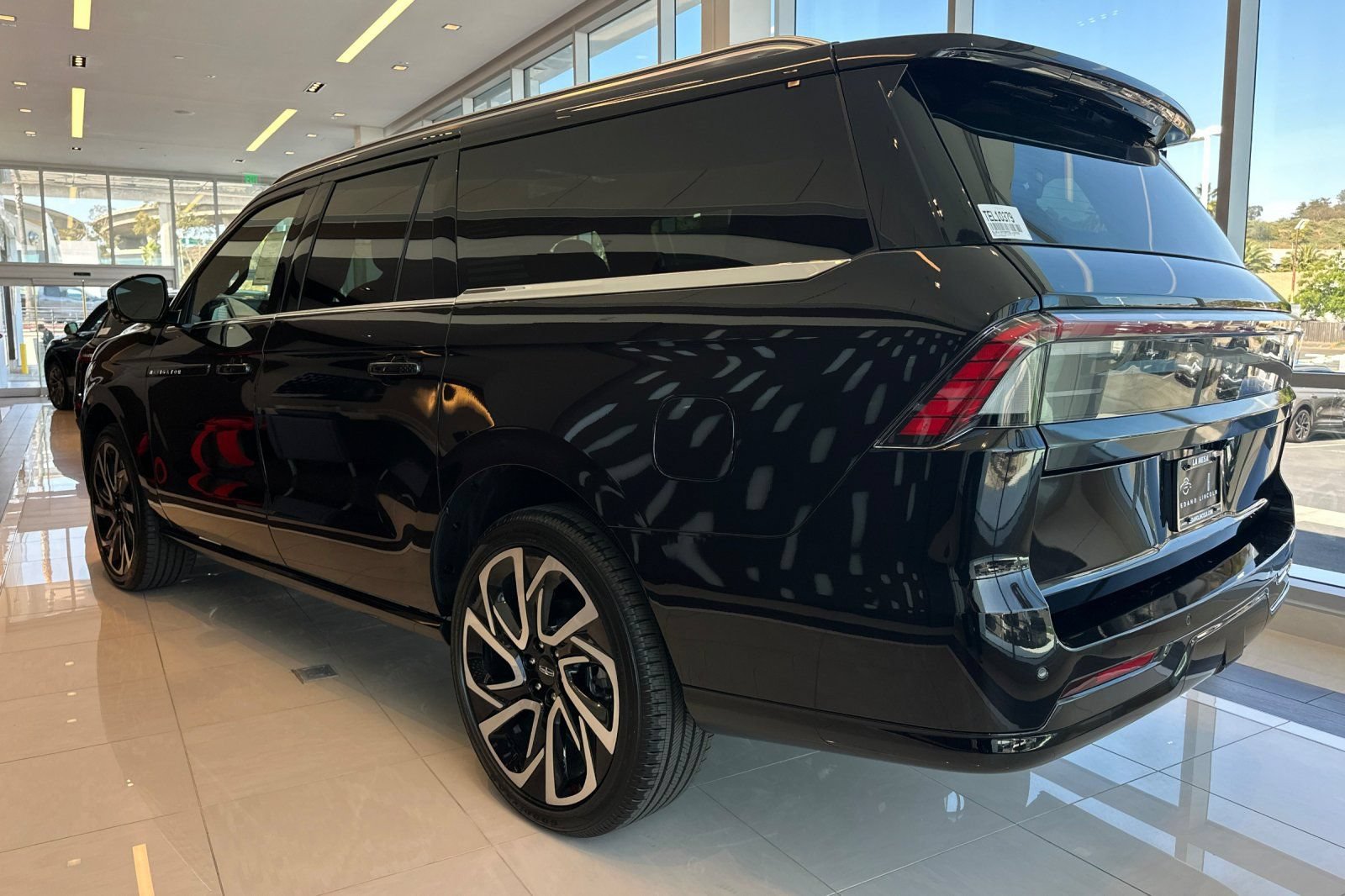 New 2026 Lincoln Navigator L Black Label AWD/4WD image 5