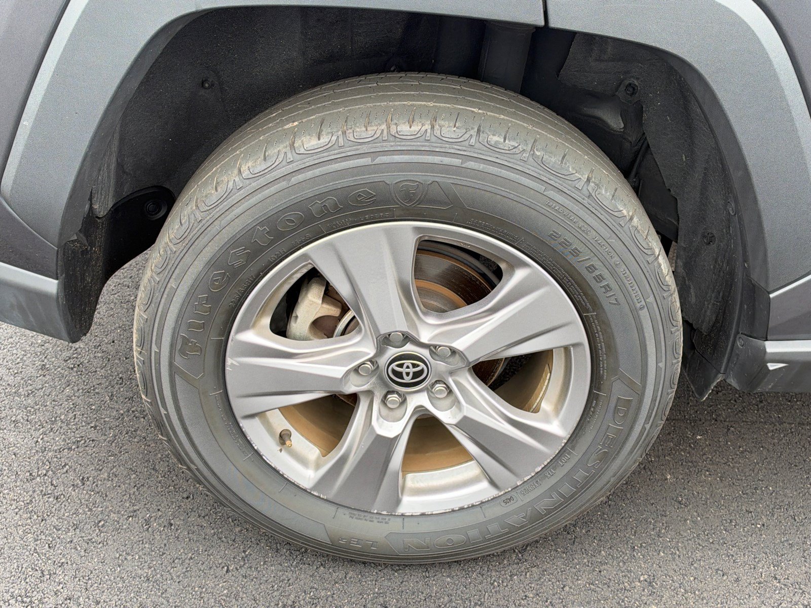 Used 2025 Toyota RAV4 XLE AWD/4WD image 17
