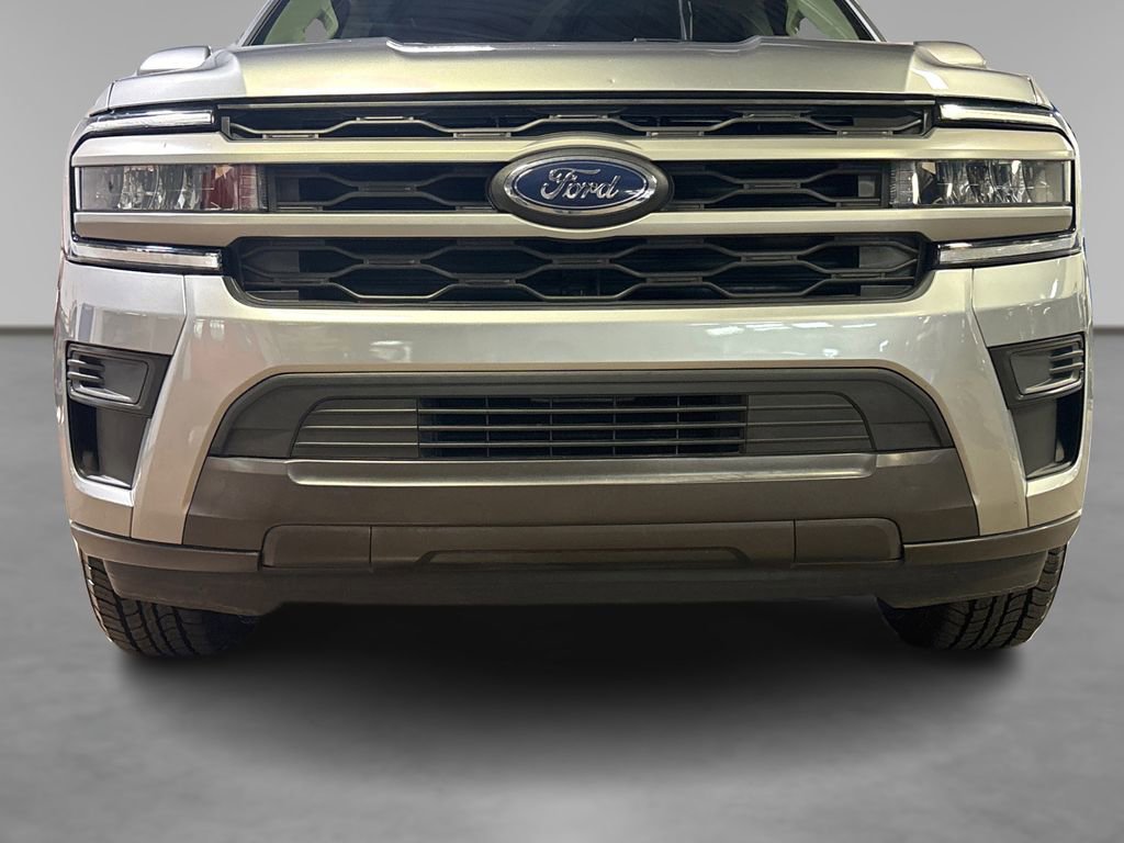 Used 2024 Ford Expedition XLT image 15