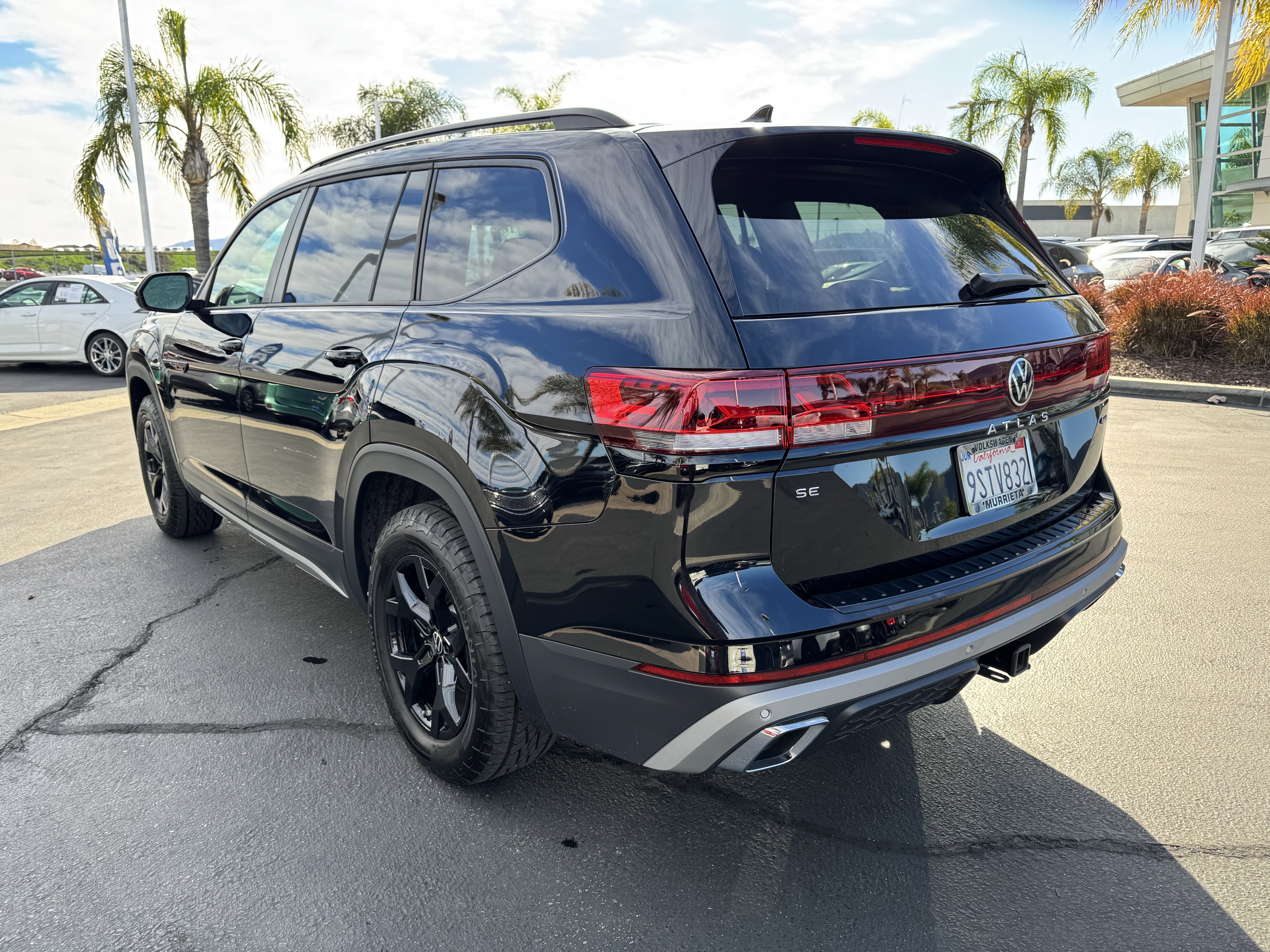 Certified 2025 Volkswagen Atlas Peak Edition SE image 8