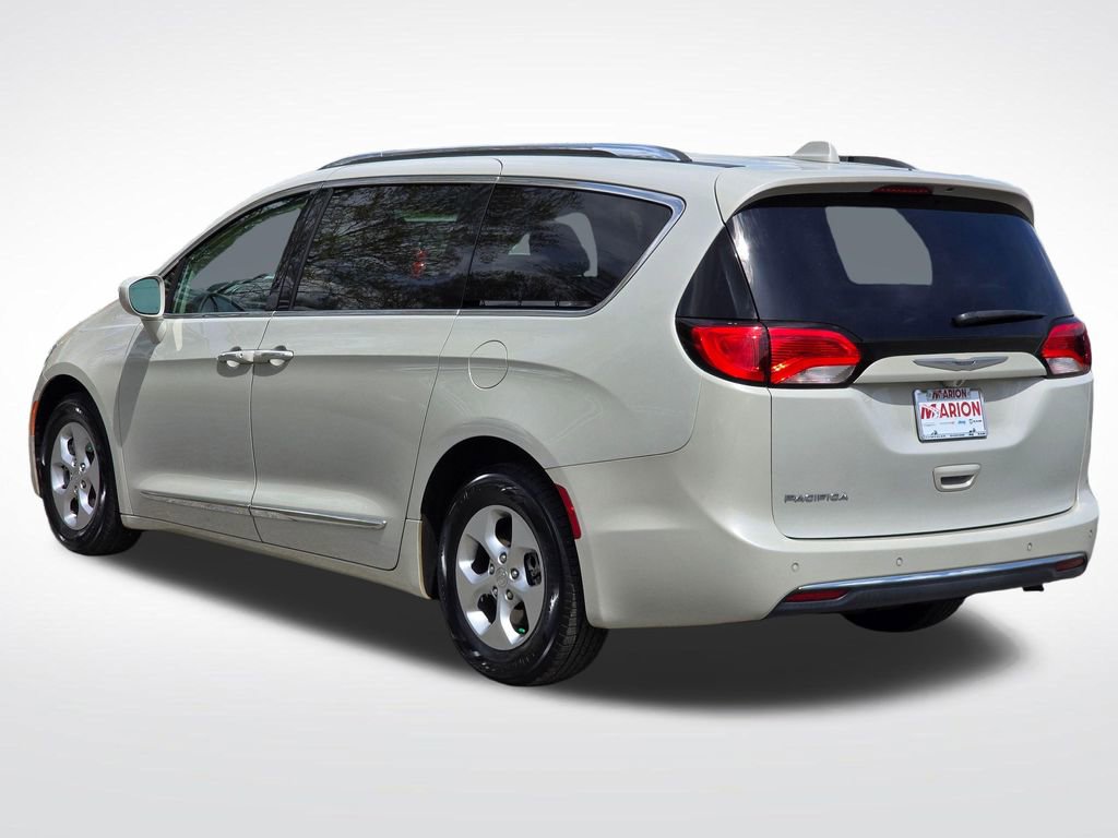 Used 2017 Chrysler Pacifica Touring-L Plus image 18