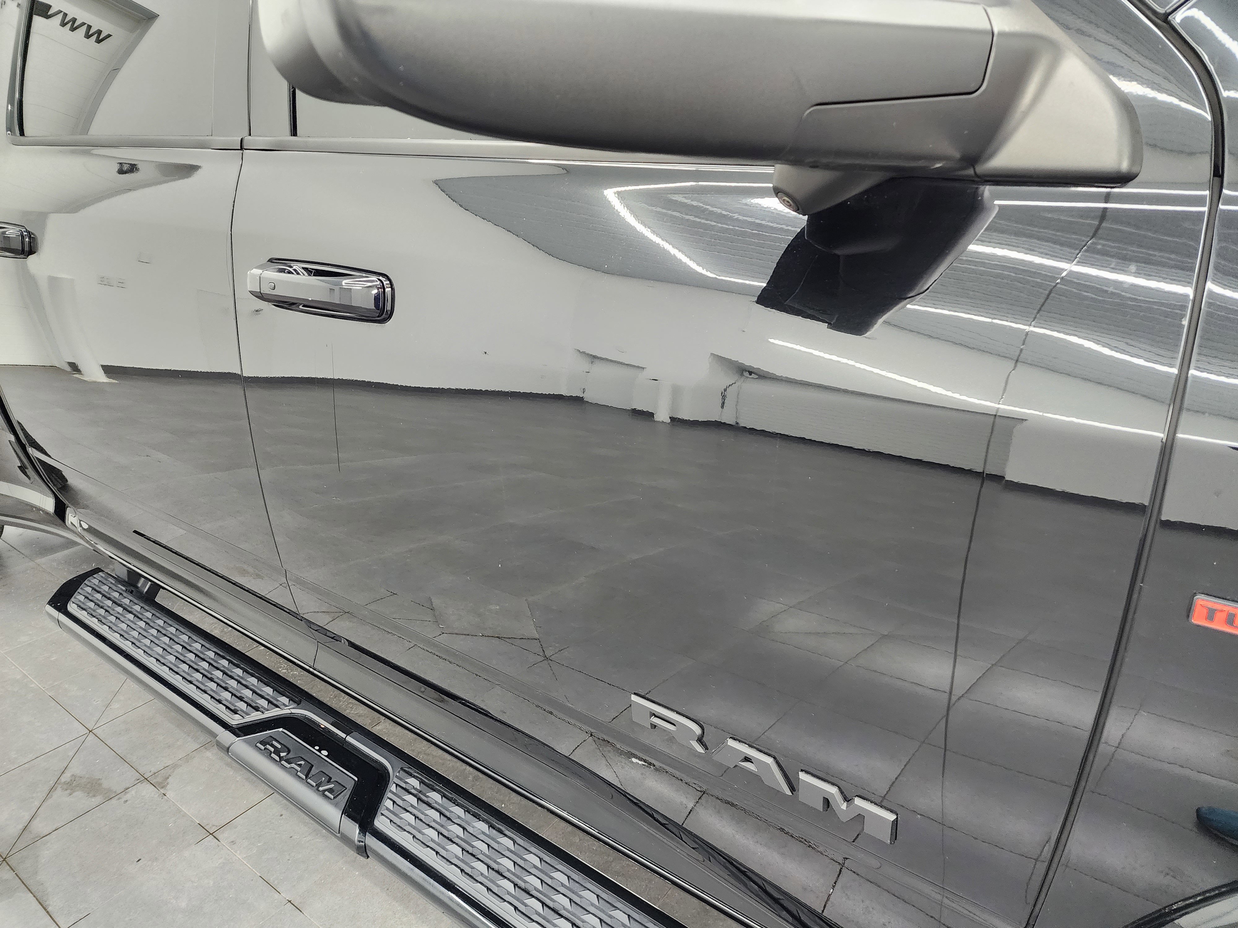 Used 2020 RAM 3500 Laramie image 27